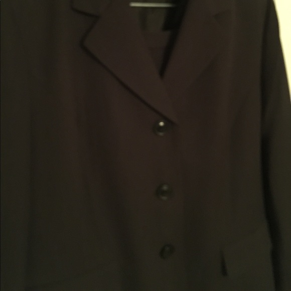 I DO LOVE JONES NEW YORK BLACK SUITS! - Picture 2 of 4